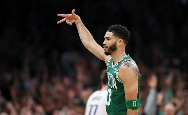 爱游戏在线-雷霆横扫凯尔特人，麦科勒姆爆发神勇