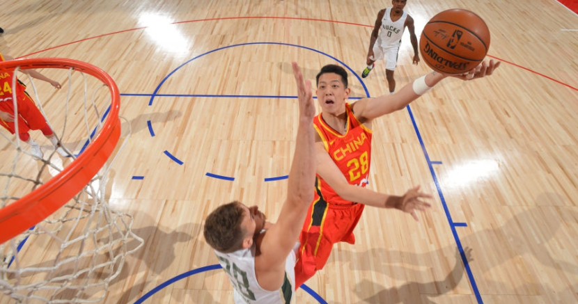 爱游戏APP-雄鹿险胜江苏队，郭艾伦点燃赛场