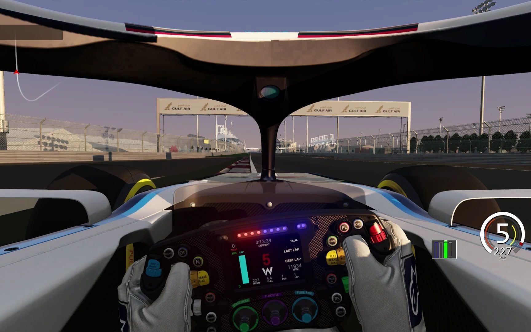 哈斯车队鏖战威廉姆斯，佩雷兹状态火热