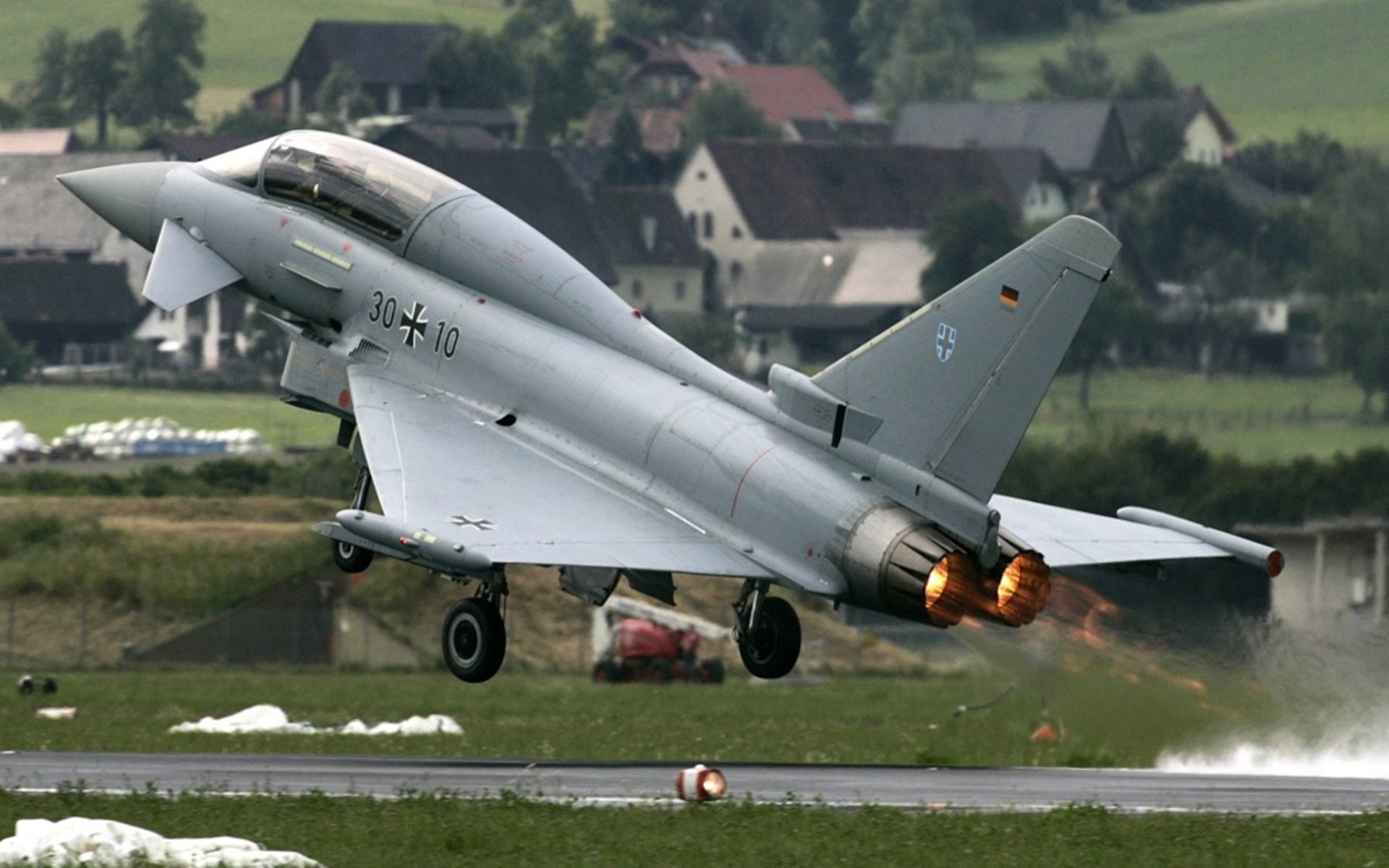 爱游戏娱乐-德式铁血碾压巴黎星光，佩德里现象诠释现代中场新定义