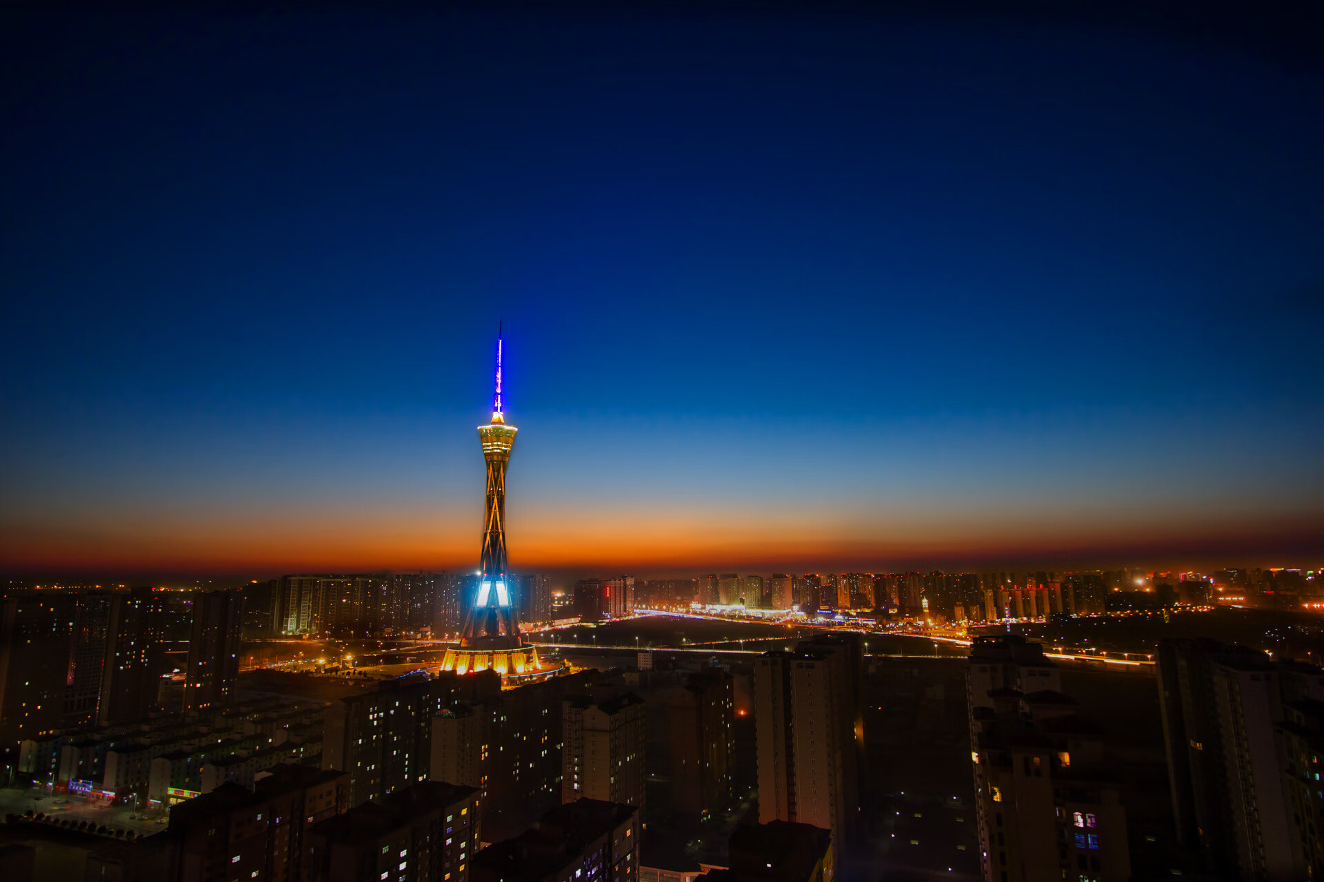 德式铁血碾压巴黎星光，佩德里现象诠释现代中场新定义