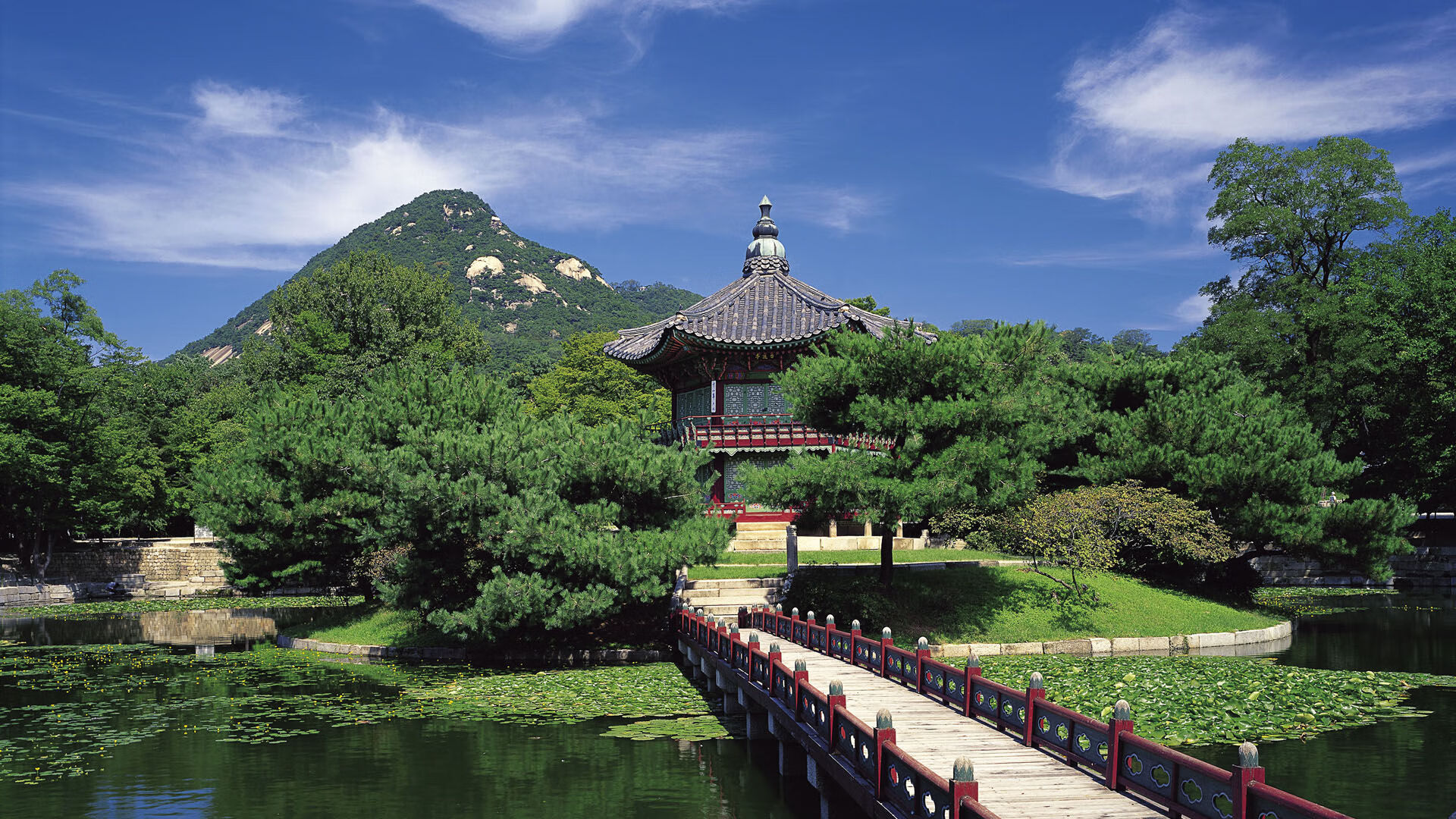 从安塔利亚到曼彻斯特，足球版图的隐秘统治艺术