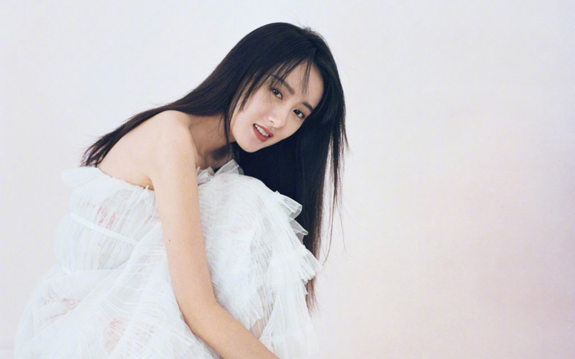 极速狂飙与绿茵豪情，荷兰天才在F1争冠焦点战上演终场绝杀