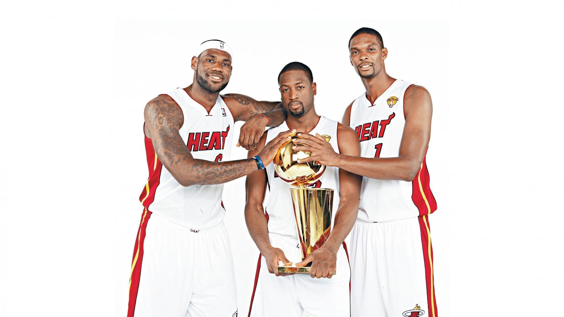 引擎交响曲与爵士变奏，当F1极速节奏踏平雄鹿的篮球密林